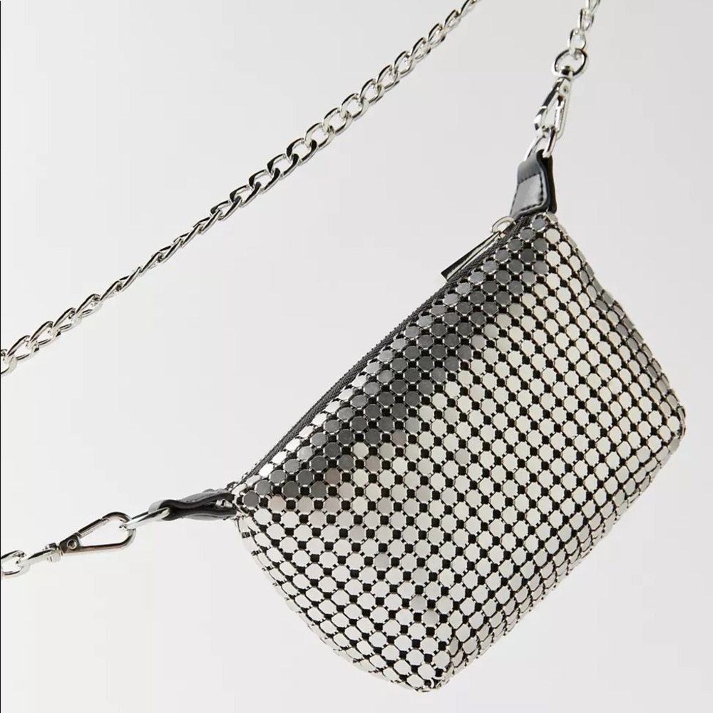 Urban Outfitters Pippa Chainmail Shoulder Bag - Picture 2 of 4